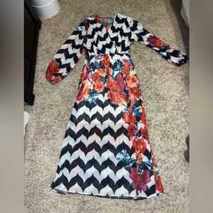 Women’s long sleeve floor length dress vneck lined from knee down size xxl